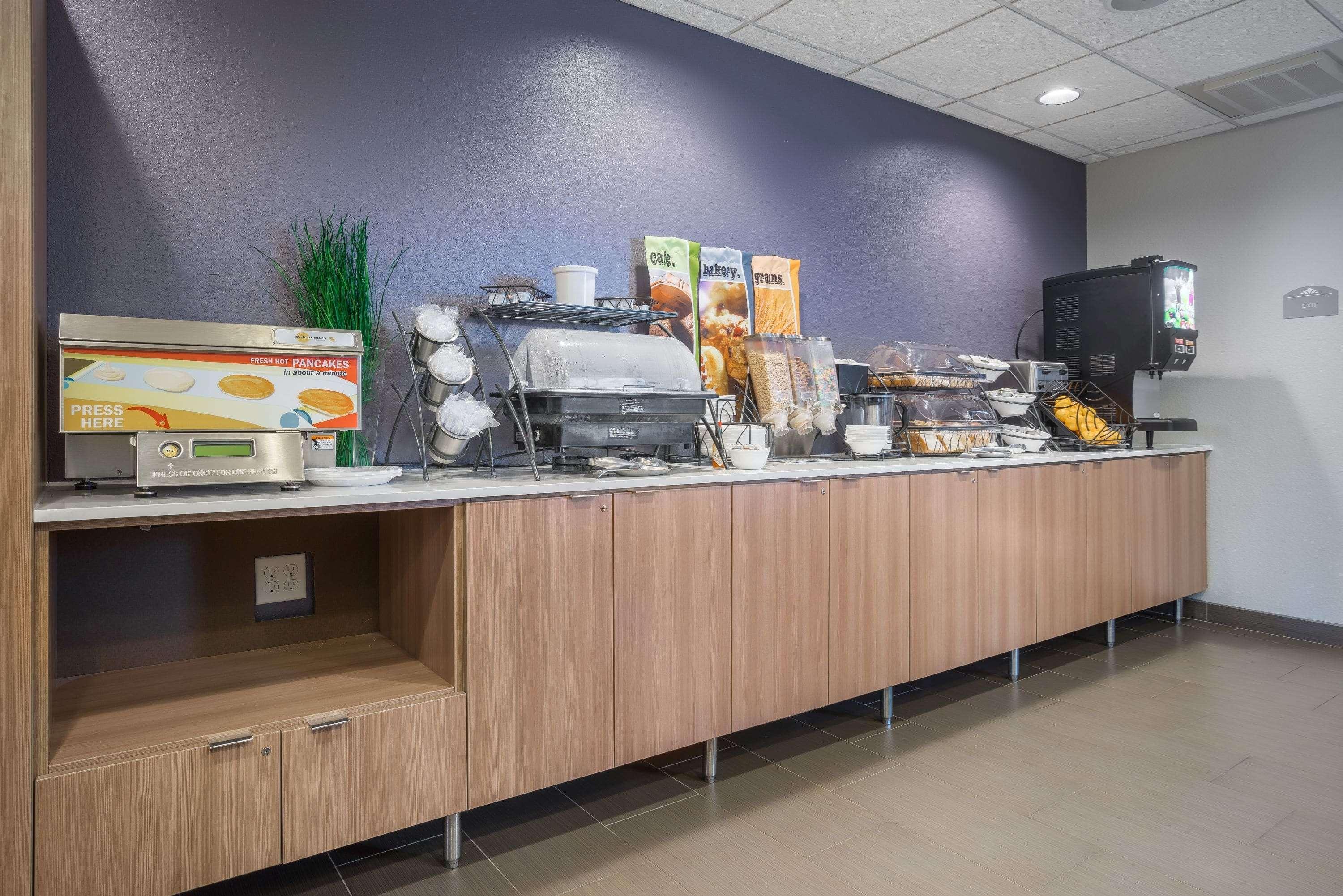 Microtel Inn & Suites By Wyndham Moorhead Fargo Area Ngoại thất bức ảnh