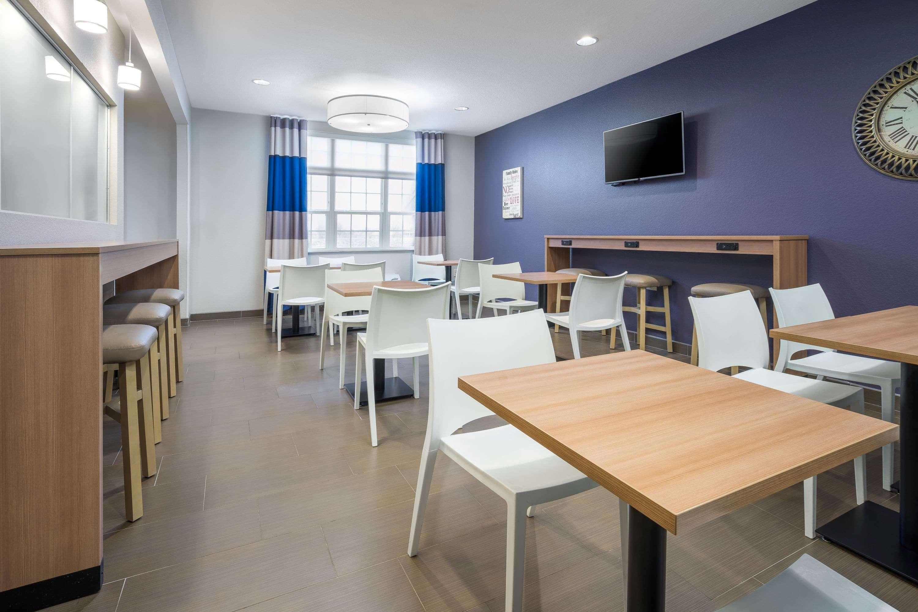 Microtel Inn & Suites By Wyndham Moorhead Fargo Area Ngoại thất bức ảnh
