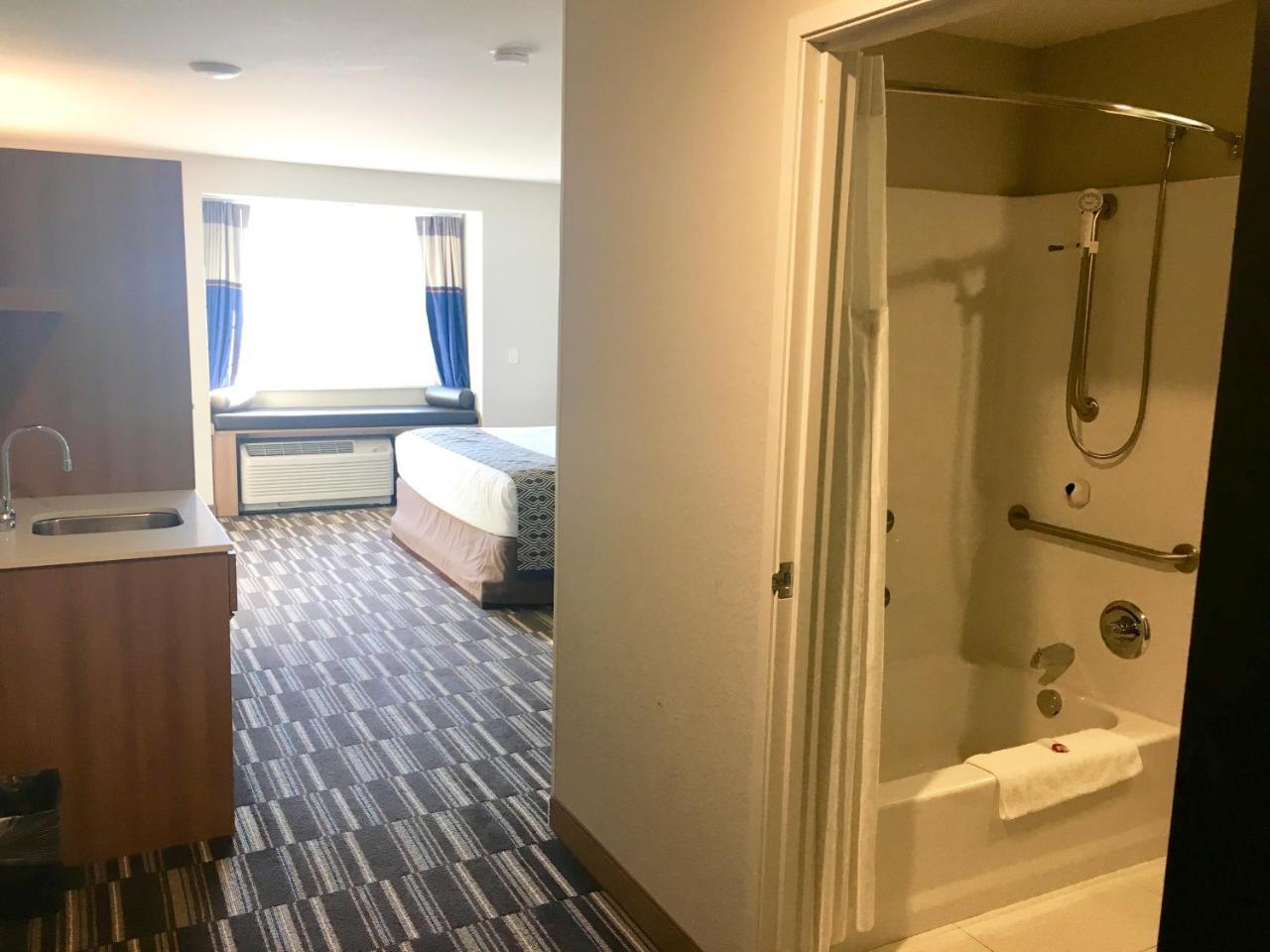 Microtel Inn & Suites By Wyndham Moorhead Fargo Area Ngoại thất bức ảnh
